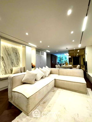 Condos for sale 700 Year Sports Arena Chiang Mai : 2-BR Condo at Srithana Condominium close to Chiang Mai University (ID 2289208)