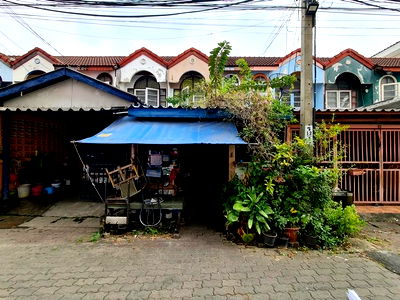 Townhouses for sale Royal Thai Naval Academy : FOR SALE  TOWNHOUSE PROPERTY  1300000 BAHT.