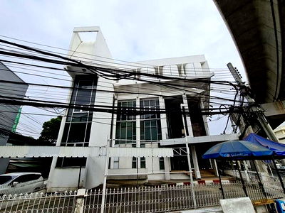 Office for sale Chulalongkorn University : FOR SALE  OFFICE PROPERTY  24993000 BAHT.