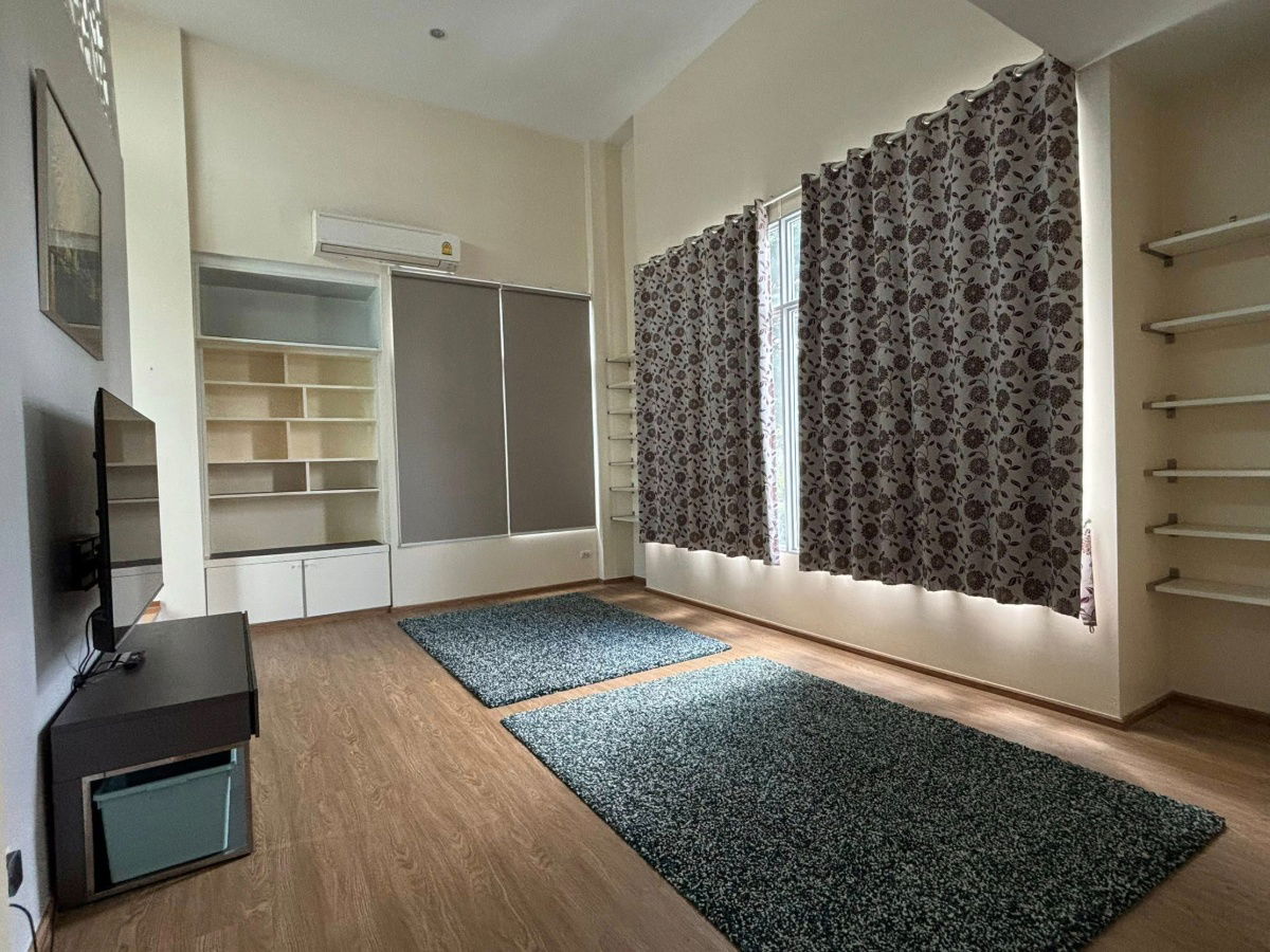 picture For Rent: HST0017: Nirvana Beyond Lite Rama 9 - 8/10