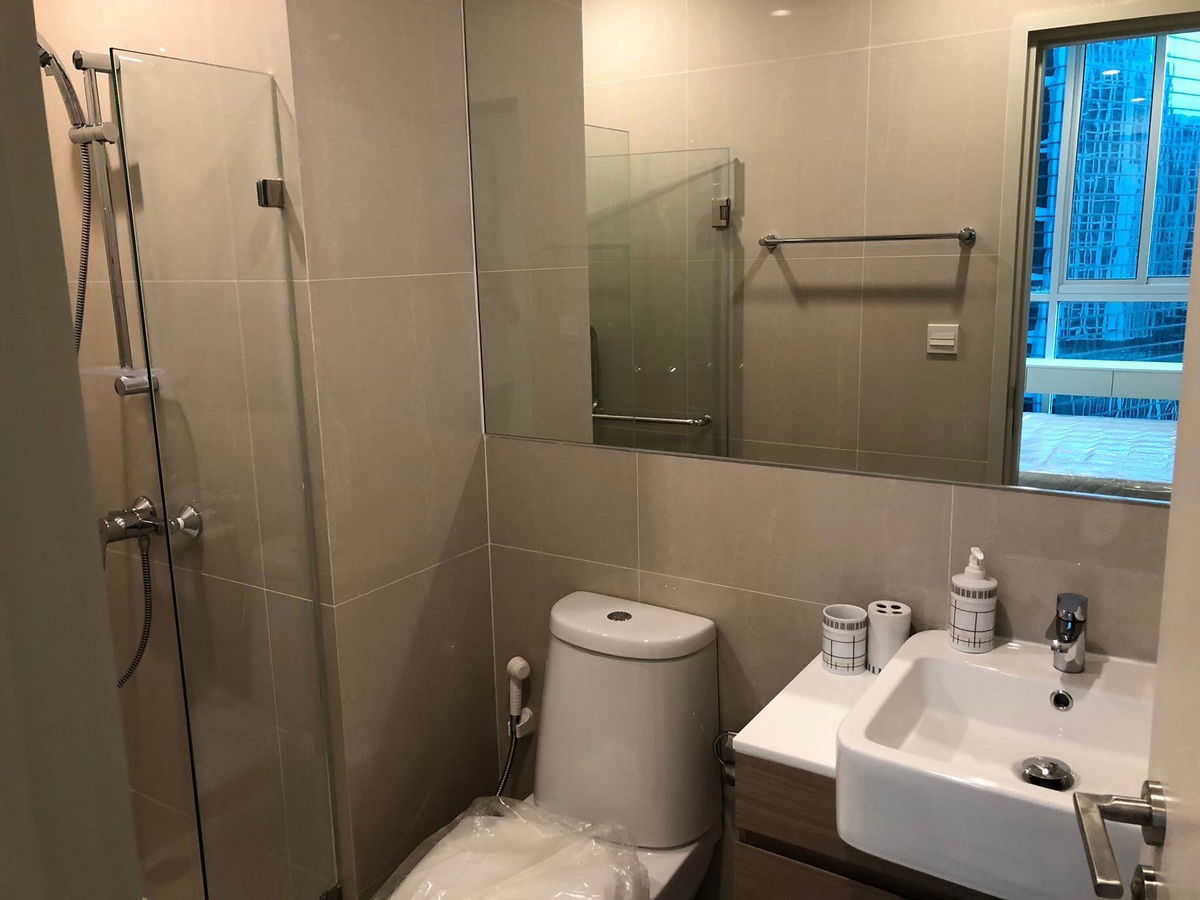 picture For Rent 🔥  Noble Revolve Ratchada 2🔥Fully furniture and ready to move in >>contact us  Line@assetrootz  - 3/5