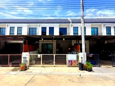 Townhouses for sale Phra Samut Jadee Samut Prakarn : FOR SALE  TOWNHOUSE PROPERTY  2650000 BAHT.
