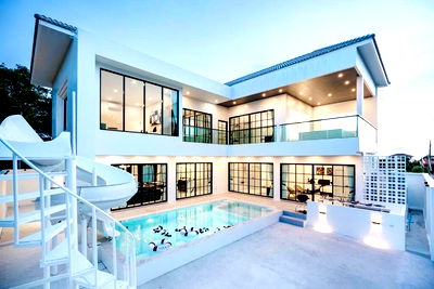 Houses for rent Chonburi : For rent pool villa for living and business nearly beach 500 meter Pattaya Najomtien 