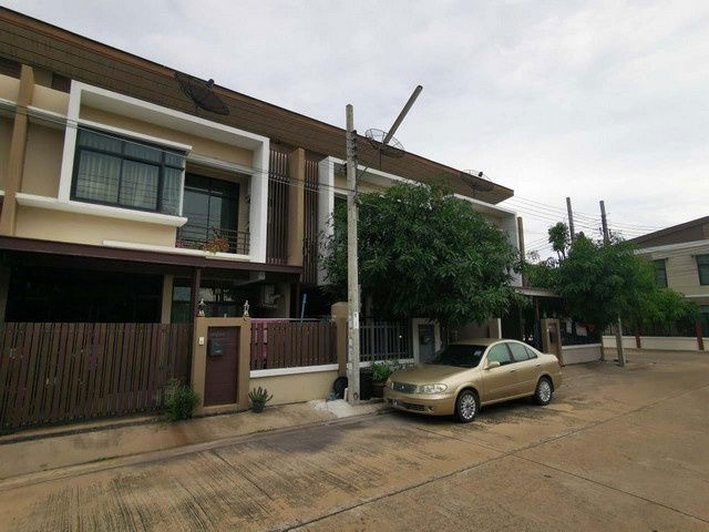 picture FOR SALE  TOWNHOUSE PROPERTY  2100000 BAHT. - 2/8