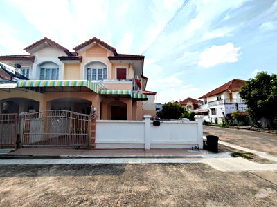 เช่าบ้านแฝด วิทยาลัยการจัดการเพชรเกษม : ให้เช่าบ้าน หลังมุม หมู่บ้าน สุขสันต์ 11 เพชรเกษม บางแค จอดรถได้หลายคัน ใกล้ เดอะมอลล์บางแค , MRT 