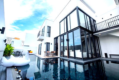 บ้านเดี่ยวให้เช่า : ให้เช่า วิลล่าสุดหรู สไตล์ โมเดิร์น ใจกลางเมืองพัทยาใต้ 150,000บาท/เดือน
