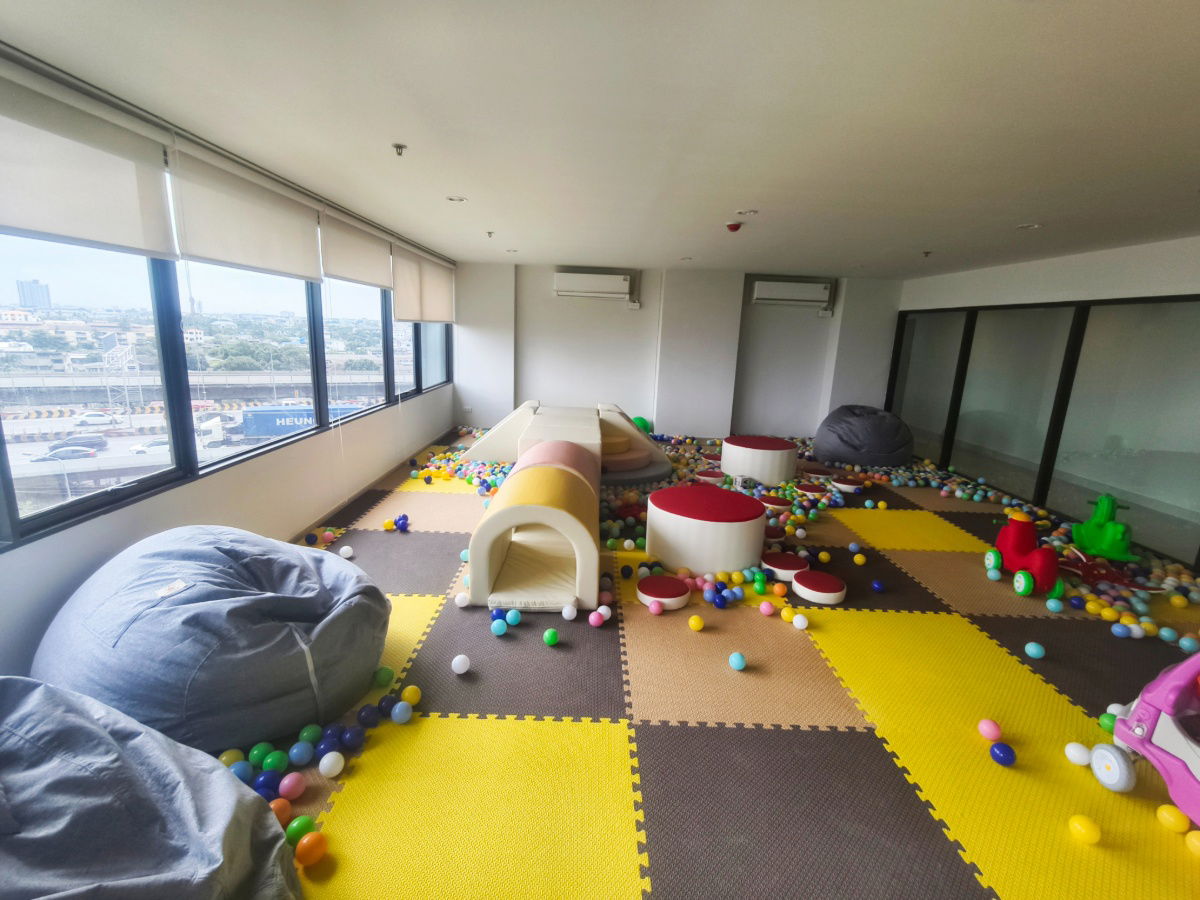 picture Regent Home Wutthakat Condo for Rent — Nearby Locations  BTS Wutthakat ~180 m - 12/15