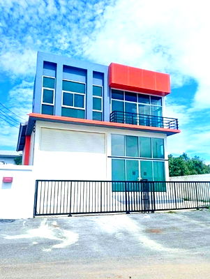 Shophouses for rent Bangkok : Thian Thale Metropolitan Police Station 700 m. For rent 2-story commercial building next to the road