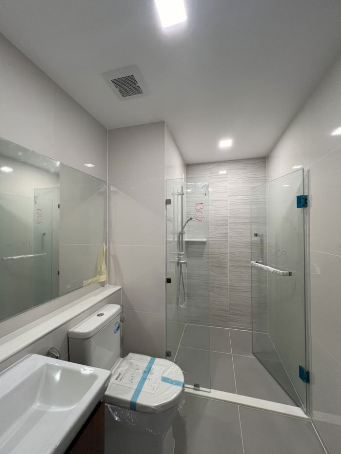 picture Modern condo for Rent near Central Ladprao I 1 Bed room - New and Fully Finished &  Ready to move In  - 8/12