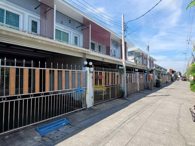 รูป B13576 ขายทาวน์เฮ้าส์ ถนนมิตรไมตรี ตำบลบางเมือง สมุทรปราการ - รูปที่ 2/8