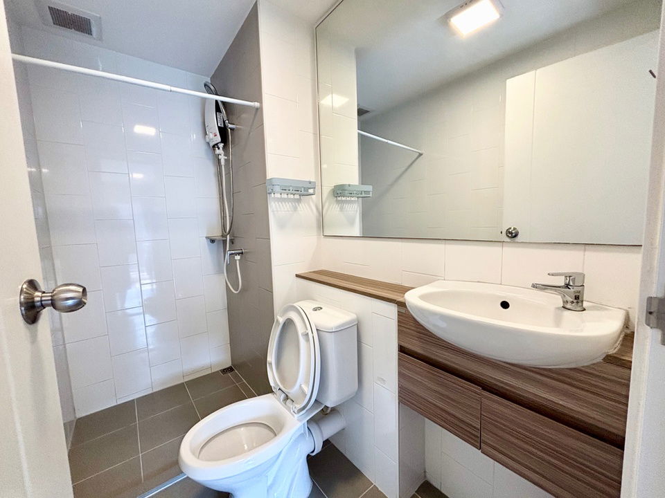 picture Plum condo alive for rent fully furnished  - 7/9