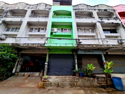 Shophouses for sale Samut Prakarn : FOR SALE  COMMERCIAL BUILDING PROPERTY  1595000 BAHT.