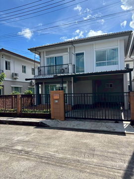 A detached house  for rent with 3 bedrooms,2 toilets and 1 kitchen