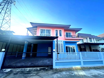 Houses for rent Bueng Thung Sang Health Garden : Two storey house for rent with 3 bedrooms,3 toilets and 1 kitchen. 