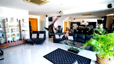 Condos for sale : 🛏️ 2 Bed - 🛁 4 Bath - 🏙️ Sea View - 🌏 FOREIGN name - 🏢 Peak Condominium Pattaya - Ref: PEAKC07