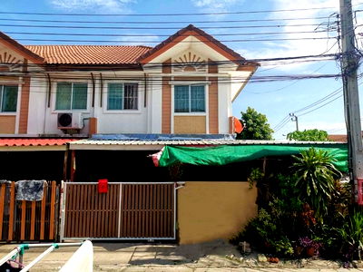 Townhouses for sale Phraeksa Road : FOR SALE  TOWNHOUSE PROPERTY  2000000 BAHT.