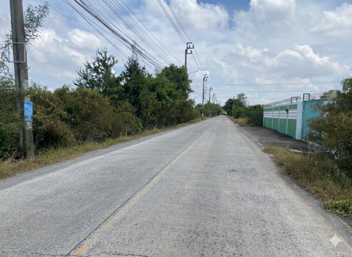 picture Beautiful land for sale — ideal for building a residence . The front of the property faces the main road. Total area: 1 rai, 1 ngan, 58 sq wah. - 8/8