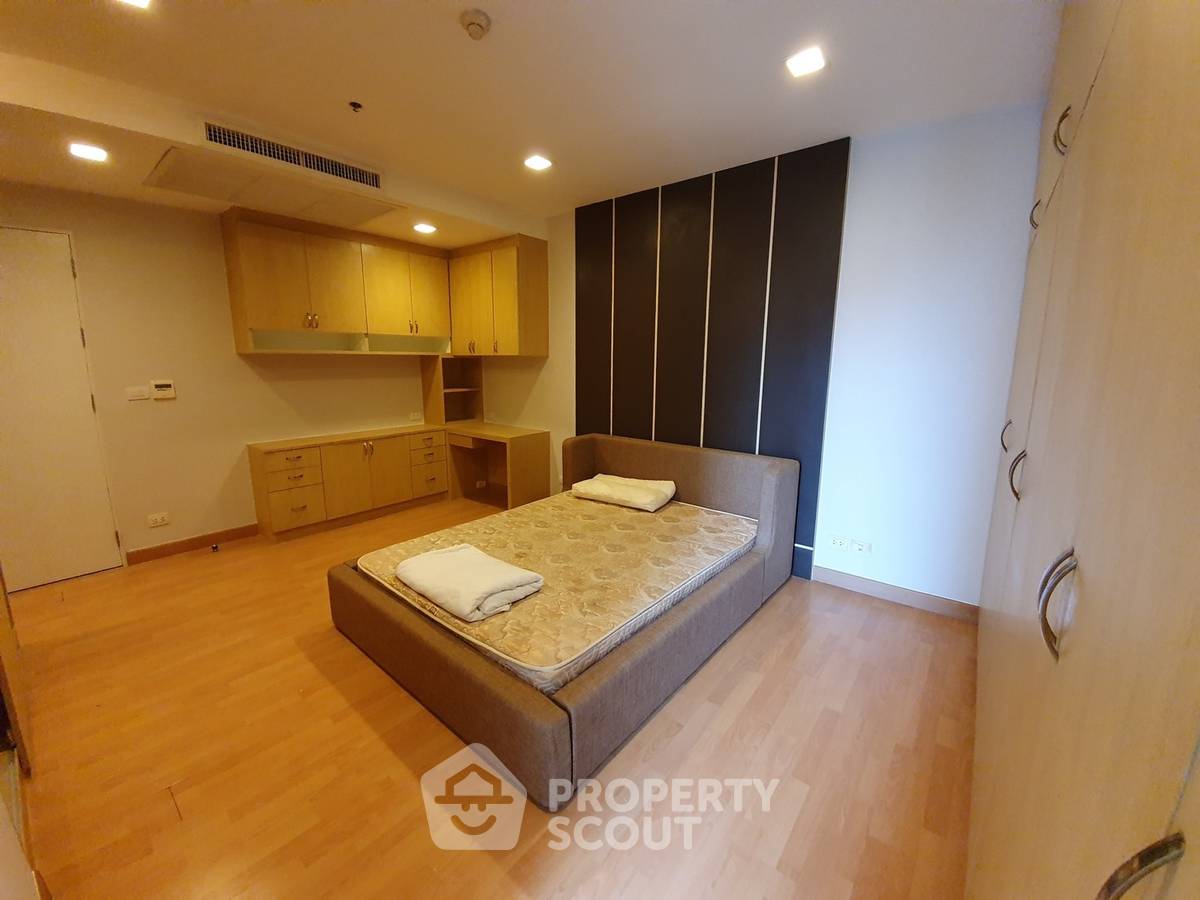picture 2-BR Condo at Nusasiri Grand Condominium near BTS Ekkamai (ID 648631) - 3/12