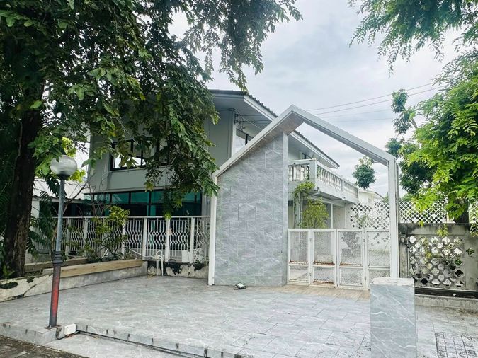 ให้เช่าบ้านเดี่ยว ซ.เสรีไทย 57  เหมาะทำoffice ร้านอาหาร พักอาศัย พร้อมอยู่