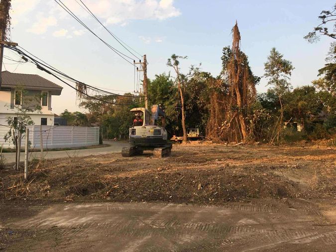 ขายที่ดินติด Ruamchok Mall,Meeckok Plaza,ที่ดินเปล่า 100.90 ตร.วา