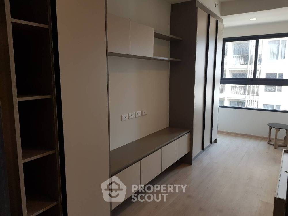 picture 1-BR Condo at Ideo Sathorn-Wongwian Yai near BTS Wongwian Yai (ID 414959) - 10/10