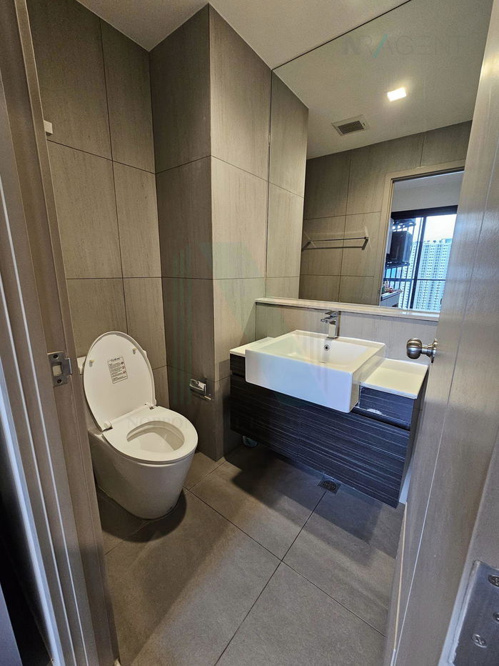 picture 🚩 For Rent Condo THE POLITAN RIVE Building 1, Floor 23,1 bed room, Room size 24.00 sqm - 7/8