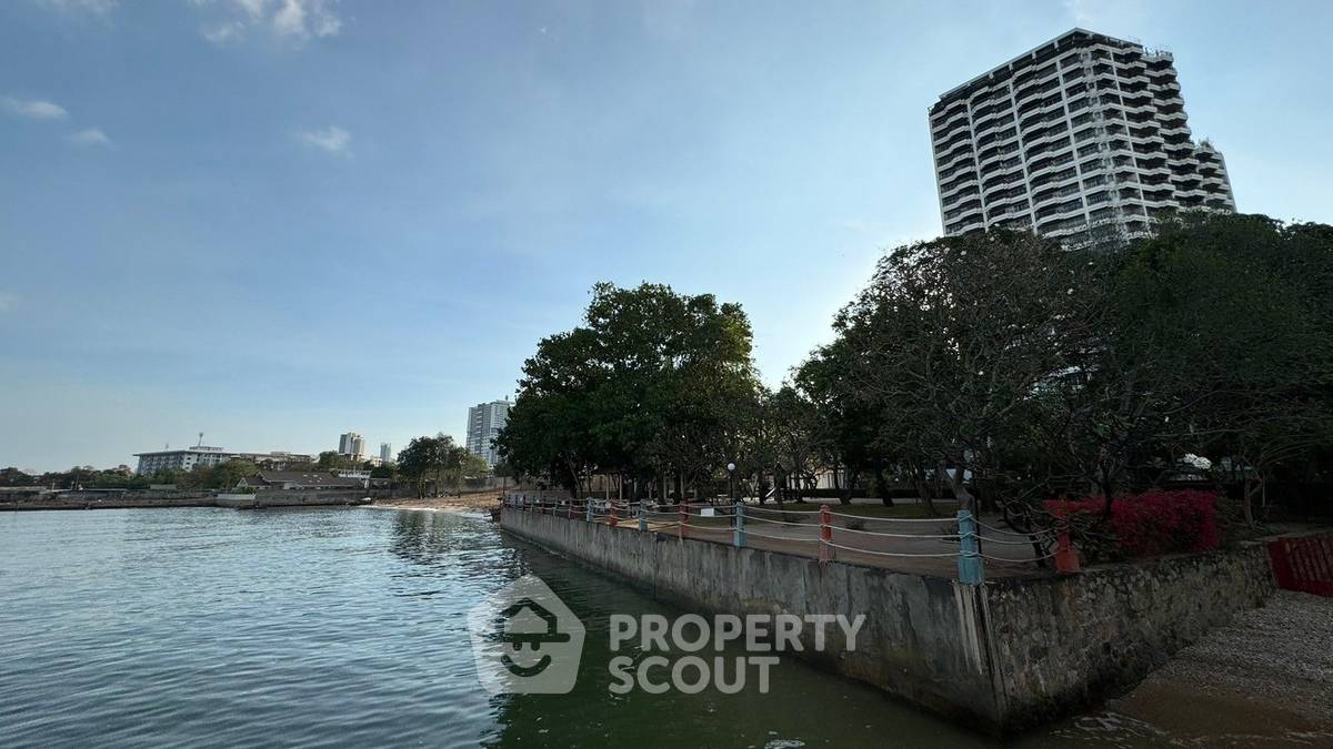 picture 3-BR Condo at Rama Harbour View Condominium in Surasak (ID 2390408) - 35/41
