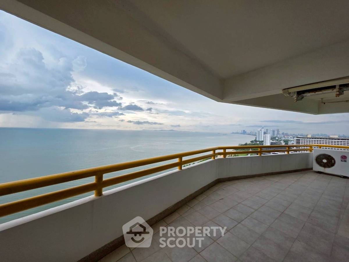 picture 2-BR Condo at Sunshine Beach Condotel close to Pattaya (ID 2391270) - 12/12