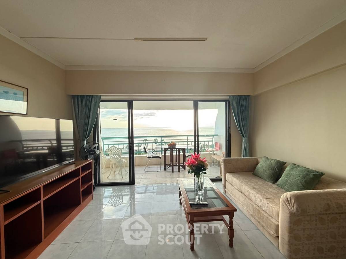 picture Studio Condo at Metro Jomtien Condotel close to Jomtien Beach (ID 2390368) - 8/11