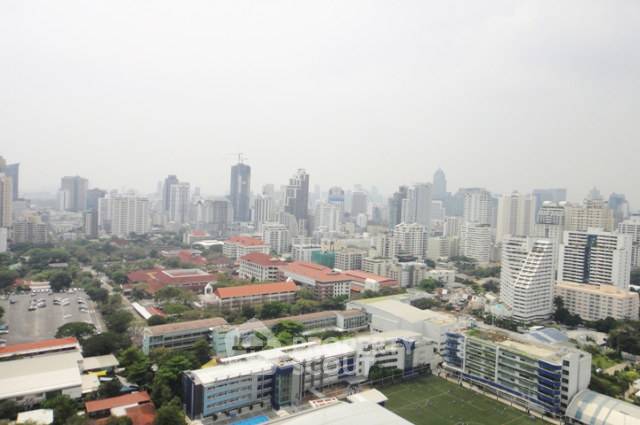 picture 1-BR Condo at Villa Asoke near MRT Phetchaburi (ID 510018) - 1/6