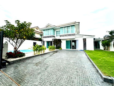 บ้านเดี่ยว บางละมุง ชลบุรี : ขายบ้านเดี่ยว 2 ชั้น สไตล์ วิลล่า ใกล้หาดจอมเทียน 10.9 ล้าน