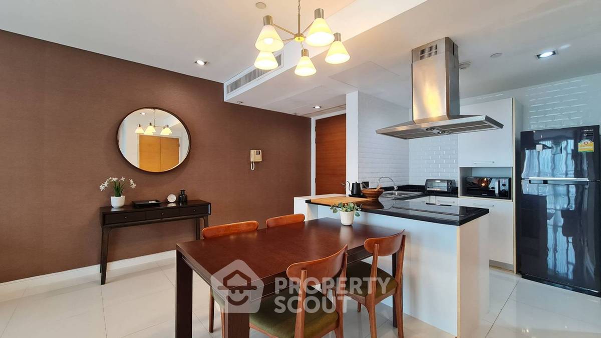 picture 2-BR Condo at Fullerton Sukhumvit near BTS Ekkamai (ID 1818754) - 2/10