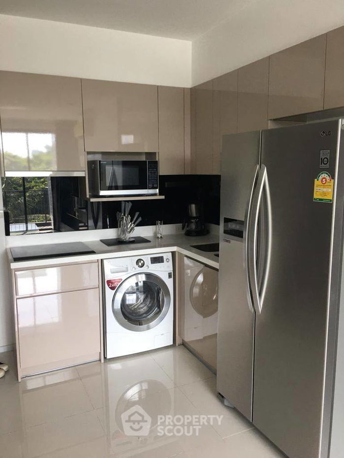 รูป คอนโด 2-ห้องนอน ที่ ทราเพโซ สุขุมวิท 16 ใกล้ MRT ศูนย์การประชุมแห่งชาติสิริกิติ์ (ID 731441) - รูปที่ 3/16