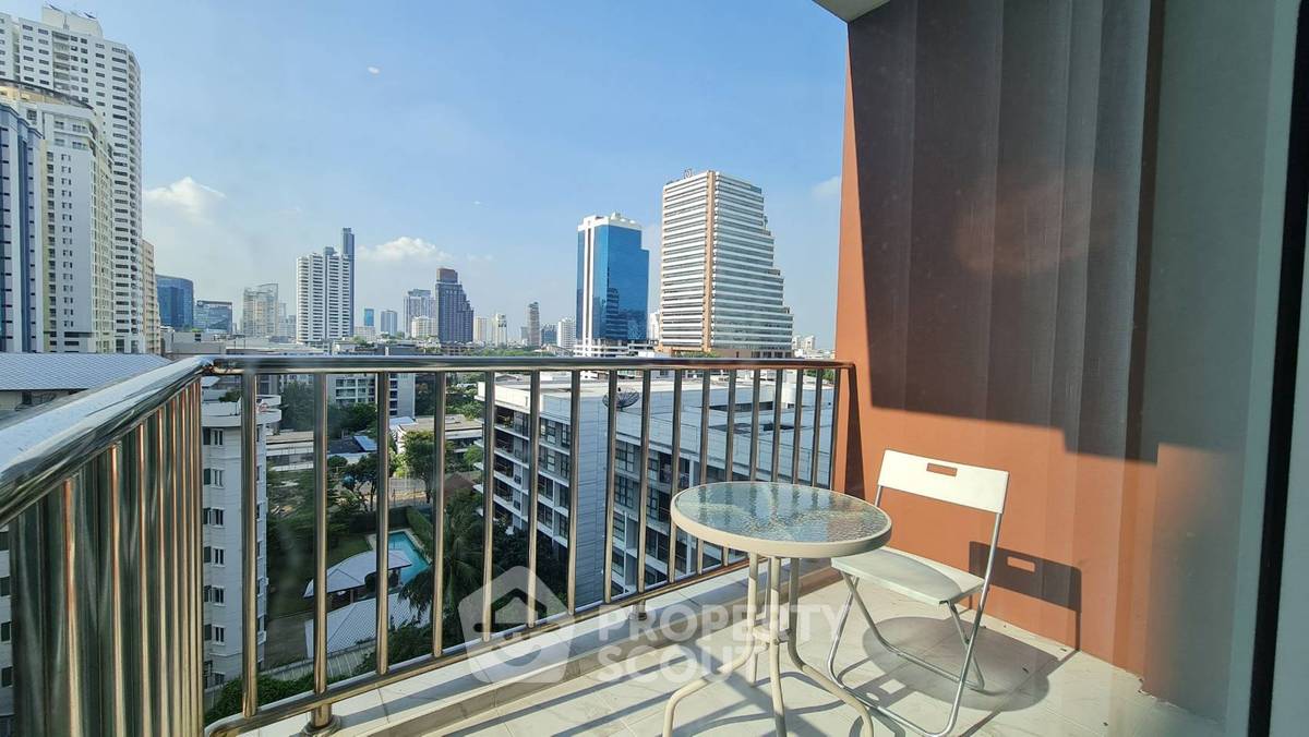 picture 2-BR Condo at Fullerton Sukhumvit near BTS Ekkamai (ID 1818754) - 4/10