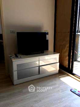 เช่าคอนโด MRT ห้วยขวาง : คอนโด 1-ห้องนอน ที่ ควินน์ คอนโด รัชดา 17 ใกล้ MRT สุทธิสาร (ID 413715)