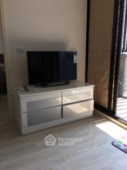 1-BR Condo at Quinn Condo Ratchada 17 near MRT Sutthisan (ID 413715)