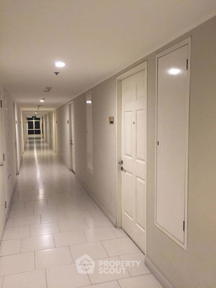 picture 1-BR Condo at U Delight @ Huai Kwang Station near MRT Huai Khwang (ID 386296) - 6/14