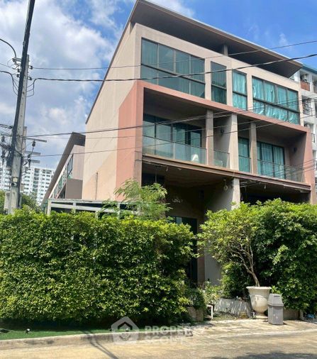 3-bed townhouse for sale, 202 sqm, 8.6 sq wah, Chatuchak