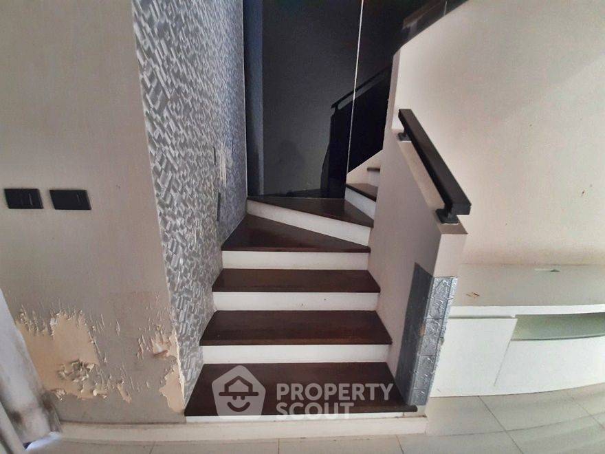 picture 3-BR Townhouse at Baan Klang Muang Vibhavadi in Talat Bang Khen (ID 2390280) - 6/7