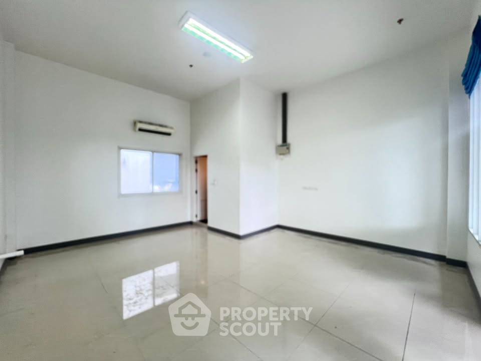 picture 1-BR Condo at Chapter One Modern Dutch in Rat Burana (ID 2381319) - 1/8