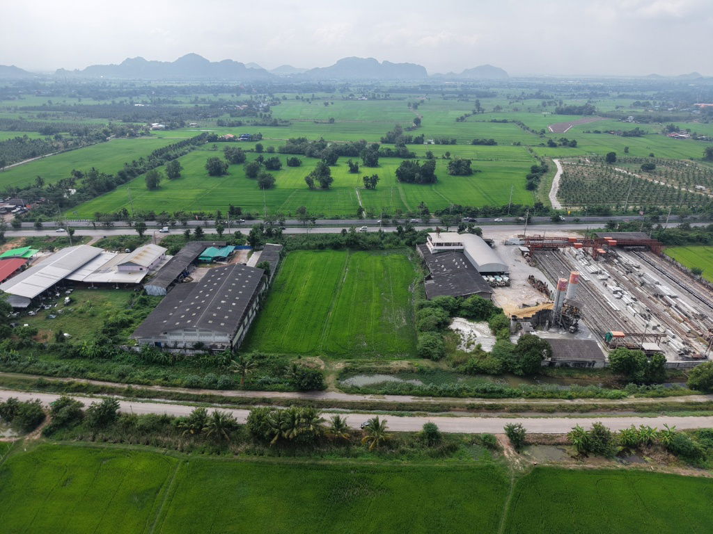 รูป เจ้าของขายเอง ที่ดินแปลงสวย 5 ไร่ 1 งาน 29 วา. ติดถนนใหญ่ 4 เลน (ถนนเพชรเกษม สายปากท่อ - ราชบุรี)เหมาะสำหรับสร้างโรงงาน โกดัง  อ.ปากท่อ ราชบุรี - รูปที่ 14/39