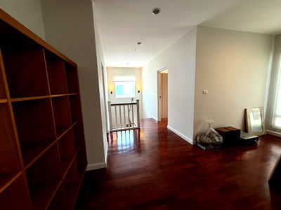 Houses for rent Prawet : Single house for rent, Nantawan Rama 9 On Nut, 2 floors, 3 bedrooms, near Suvarnabhumi Airport, beautiful, shady