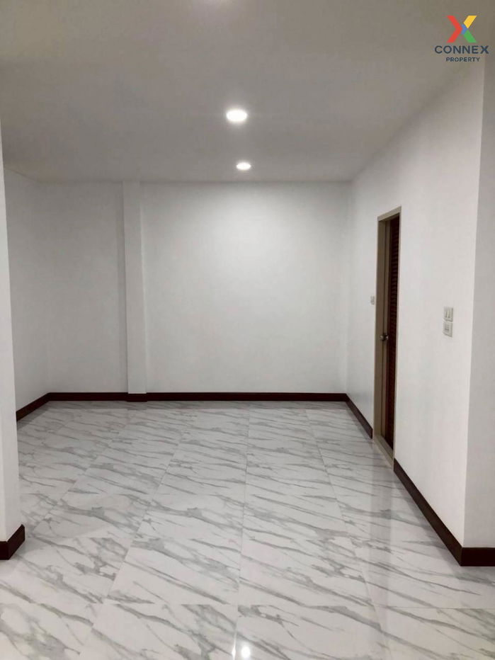 picture For Sale Townhouse/Townhome  , Moobaan Sena Villa 84 , newly renovated , Khlong Chan , Bang Kapi , Bangkok , CX-134733 ✅ Live chat with us ADD LINE @connexproperty ✅  - 6/12
