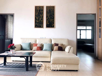 Condos for rent : 4-BR Condo at Luxury Home in Thap Tai (ID 386943)