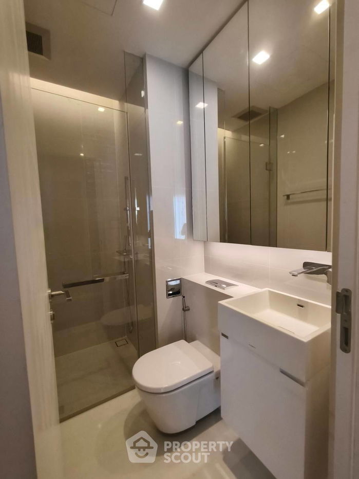 picture 2-BR Condo at The Saint Residences near MRT Phahon Yothin (ID 2391578) - 5/9