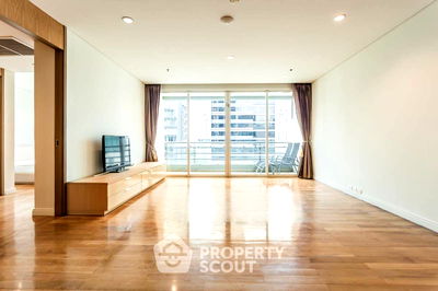 Condos for rent Charn Issara Tower : 4-BR Condo at The Royal Saladaeng Condominium near MRT Si Lom (ID 1501227)