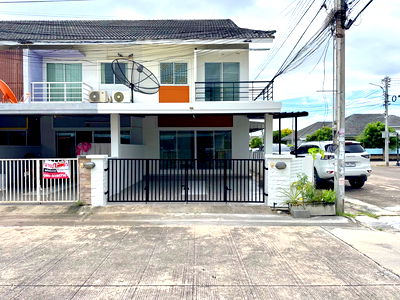 ทาวน์โฮม ชลบุรี : JK2 6961156 : หมู่บ้านโชติกา โมเดิร์นนิตี้