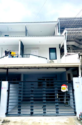 เช่าทาวน์โฮม ม.ราชภัฏพระนคร : 🏠 ทาวน์เฮ้าส์ 3 ชั้น ใกล้ ม.เกษตร – ทำเลทอง พหลโยธิน 32 (ซ.เสนานิคม 4) 3 ห้องนอน 4 ห้องน้ำ เดินทางสะดวกสุดๆ 🚆 เพียง 700 เมตร จาก BTS เสนานิคม 