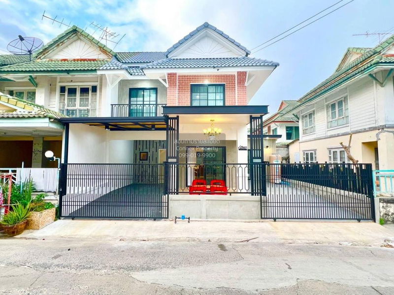 Townhouses for sale : For Sale Townhouse/Townhome  , Baan Pruksa 12 Rangsit-Klong 3 , corner unit , newly renovated , Khlong Sam , khlong Luang , Pathum Thani , CX-135890 ✅ Live chat with us ADD LINE @connexproperty ✅