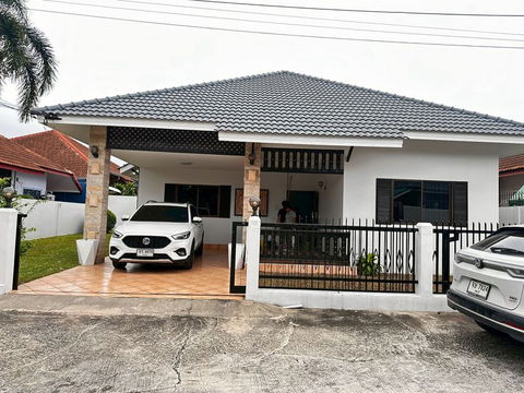 For Rent Noen Plub Wan 3 2 Bedrooms 2 Bathrooms 1 Working/Office Room